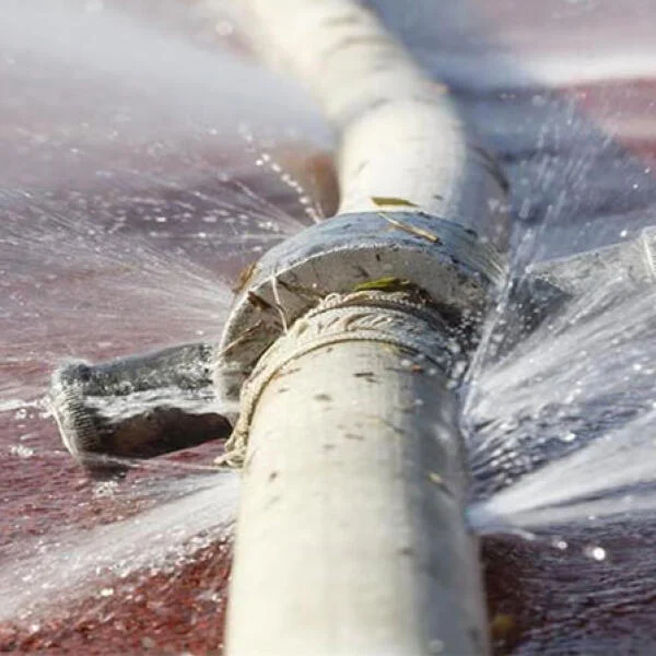 Khớp nối ống nước bị rò