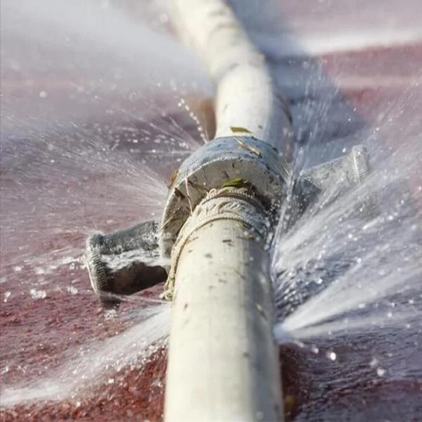 Ống nước bị rò rỉ