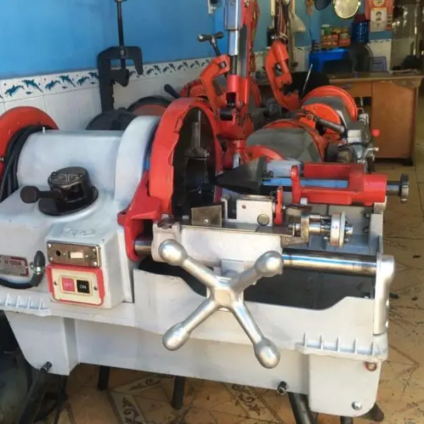 Máy Tiện Ren Ống Nước