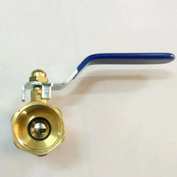 Van khóa nước tay gạt