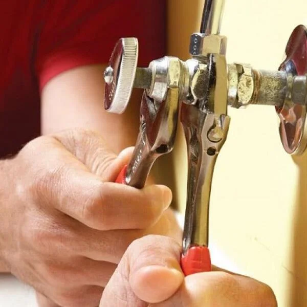 Van nước bị hư